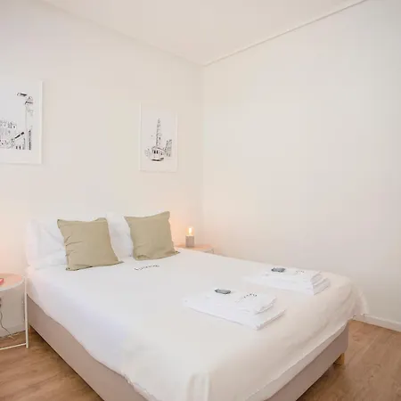 Liiiving In - Downtown Balcony Apartment Porto